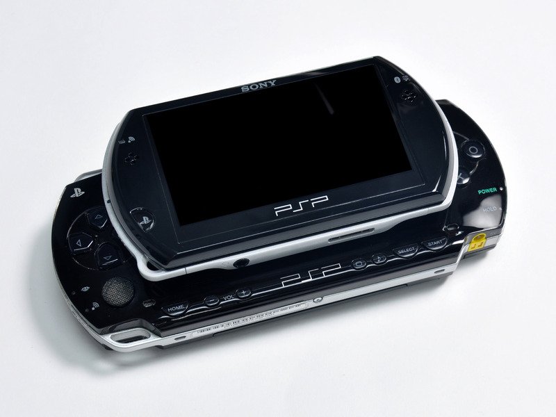 psp-go-psp-1000-size-comparison