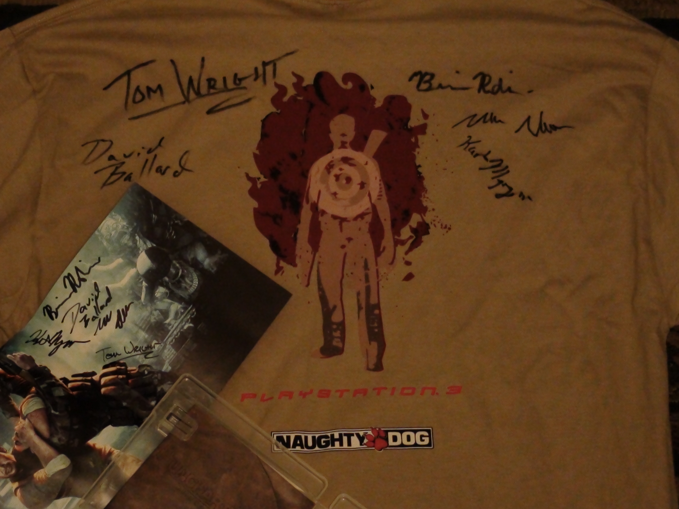 Uncharted_2_Naughty_Dog_Autographs I may never wear that shirt now!