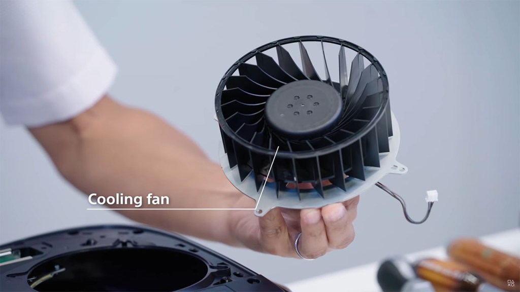 PS5 fan cooling different models noise loud